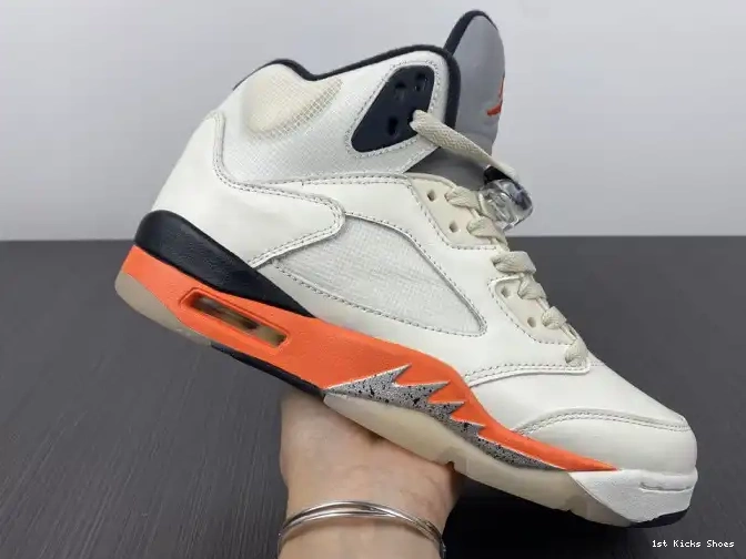 1st Kicks Shoes 5 DC1060-100 Jordan Retro Orange Total 0525